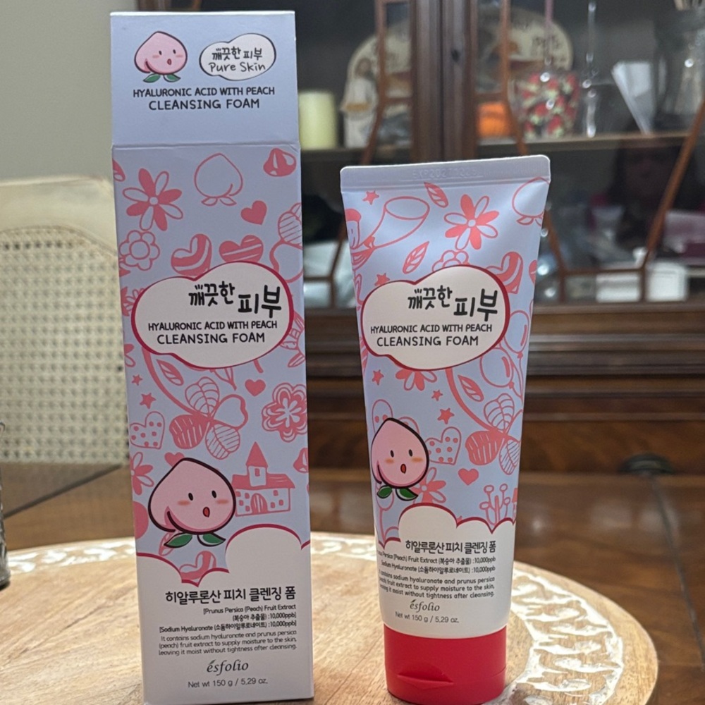 Hyaluronic Acid Peach Cleansing Foam - Pink